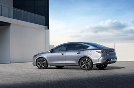 2024款比亚迪驱逐舰05荣耀版