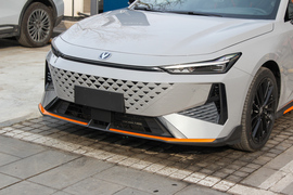 2024款长安UNI-V