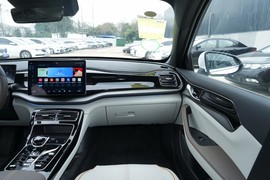 2024款比亚迪秦PLUS