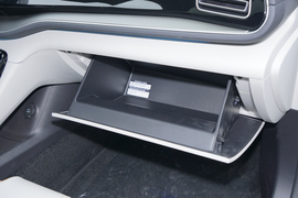 2024款比亚迪秦PLUS