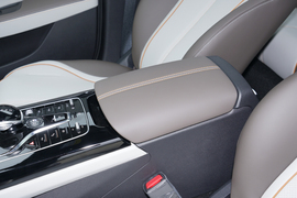 2024款比亚迪秦PLUS