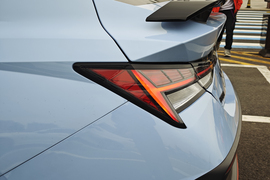 2023款现代伊兰特Elantra