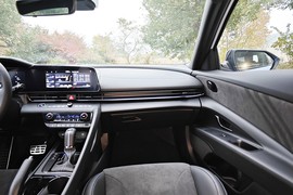 2023款现代伊兰特Elantra