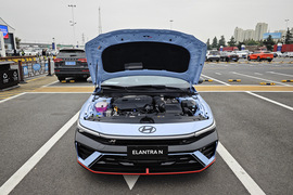 2023款现代伊兰特Elantra