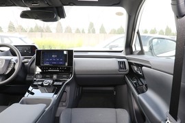 2024款丰田铂智4X