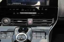 2024款丰田铂智4X