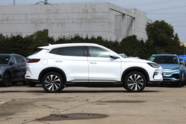 2024款比亚迪宋PLUS新能源