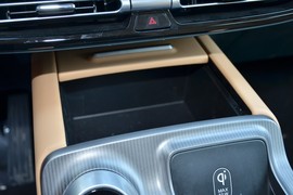 2024款广汽传祺E8