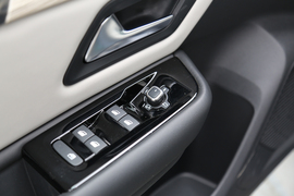 东风雪铁龙凡尔赛C5X旅不凡