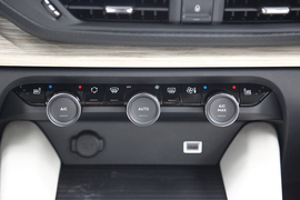 东风雪铁龙凡尔赛C5X旅不凡