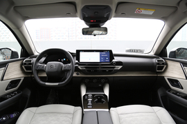 东风雪铁龙凡尔赛C5X旅不凡