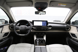 东风雪铁龙凡尔赛C5X旅不凡