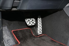 2024款丰田凯美瑞