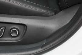 2024款丰田凯美瑞