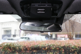 2024款丰田凯美瑞