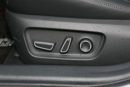 2024款丰田凯美瑞