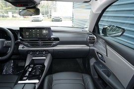 2024款雪铁龙凡尔赛C5