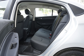 2024款奇瑞艾瑞泽5