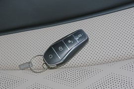 2024款比亚迪海豚