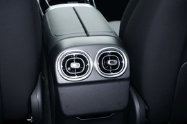 2024款奔驰C级新能源