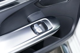 2024款奔驰C级新能源