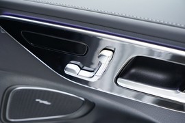 2024款奔驰C级新能源