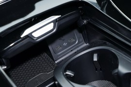 2024款奔驰C级新能源