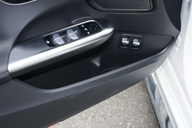 2024款奔驰C级新能源