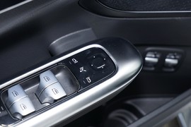 2024款奔驰C级新能源