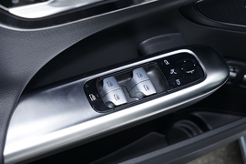 2024款奔驰C级新能源