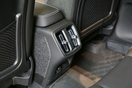 2024款沃尔沃XC40