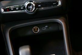 2024款沃尔沃XC40