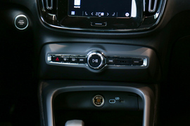 2024款沃尔沃XC40