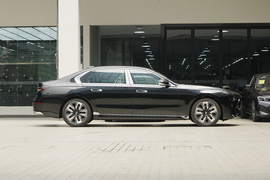 2023款宝马740Li