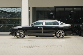 2023款宝马740Li