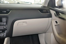 2015款斯柯达明锐1.4T