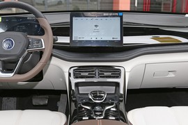 2024款比亚迪秦PLUS