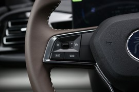 2024款比亚迪秦PLUS