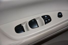 2011款日产骐达1.6L