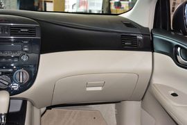 2011款日产骐达1.6L