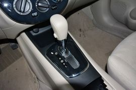 2011款日产骐达1.6L