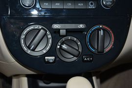 2011款日产骐达1.6L