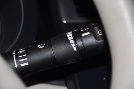 2011款日产骐达1.6L