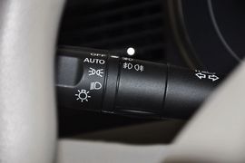 2011款日产骐达1.6L