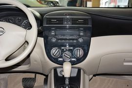 2011款日产骐达1.6L