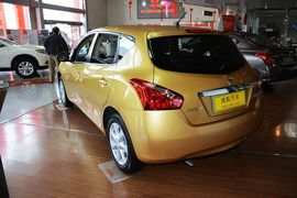2011款日产骐达1.6L