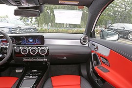 2024款奔驰A级AMG