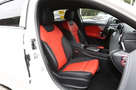 2024款奔驰A级AMG