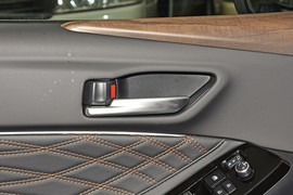 2024款丰田亚洲龙