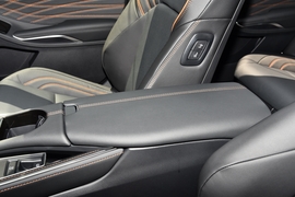 2024款丰田亚洲龙